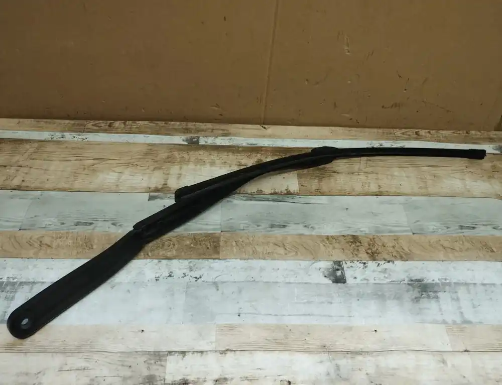 Výprodej - BMW 5 Series Rameno lišty předního stěrače 7182459