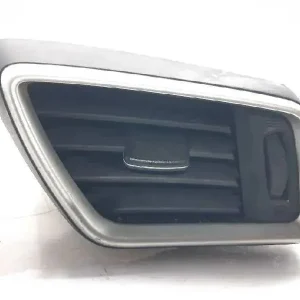 Akce - Nissan Qashqai Vzduchový přívod kabiny 687604EH0A